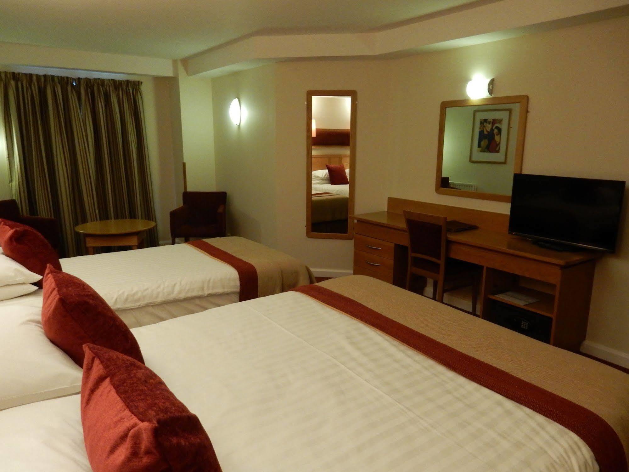 Bayview Hotel Bushmills Bagian luar foto